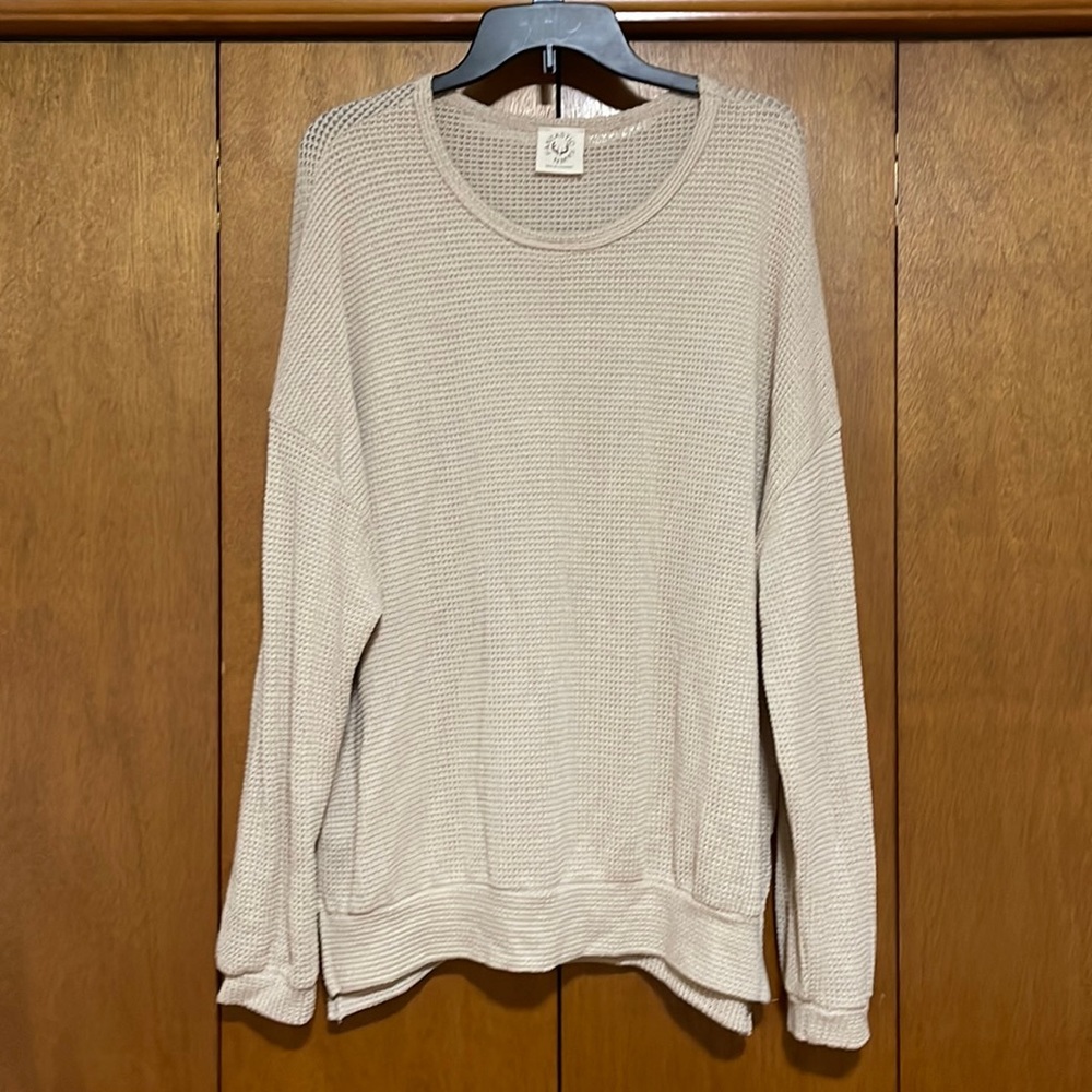 ⭐️Lightweight Waffle weave sweater. Size L